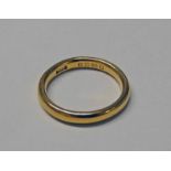 22 CT GOLD WEDDING BAND - 4G,