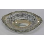 EDWARDIAN SILVER OVAL PIERCE WORK DISH WITH GADROONED RIM, LONDON 1904 - 27 CM LONG,