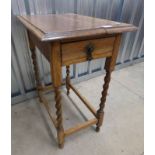 EARLY 20TH CENTURY OAK LAMP TABLE WITH SINGLE DRAWER ON BARLEY TWIST SUPPORTS