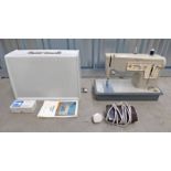 SINGER ELECTRIC SEWING MACHINE