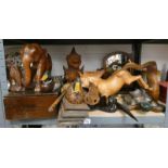 VARIOUS CARVED WOODEN FIGURES INCLUDING HORSE, DUCKS, DOG OF FU,