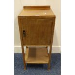 EARLY 20TH CENTURY MAHOGANY SINGLE DRAWER BEDSIDE CABINET,