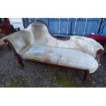 19TH CENTURY MAHOGANY FRAMED CHAISE LONGUE WITH DECORATIVE CARVING ON CABRIOLE SUPPORTS