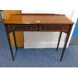 20TH CENTURY MAHOGANY SIDE TABLE WITH 2 DRAWERS ON SQUARE TAPERED SUPPORTS WITH CROSS BANDING,