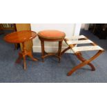 LATE 19TH/EARLY 20TH CENTURY WALNUT FRAMED OVAL STOOL ON REEDED SUPPORTS,
