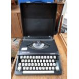 SILVER REED SILVERETTE TYPEWRITER