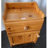 PINE BEDSIDE CHEST OF SINGLE DRAWER OVER PANEL DOOR WITH 3/4 GALLERY TOP,