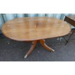 19TH CENTURY MAHOGANY PEDESTAL BREAKFAST TABLE WITH 4 SPREADING SUPPORTS WITH BRASS PAW FEET,