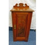 LATE 19TH/EARLY 20TH CENTURY MAHOGANY SINGLE DOOR BEDSIDE CABINET,