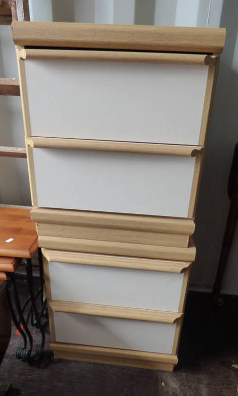 2 BEDSIDE CABINETS WITH 2 DRAWERS