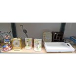 SELECTION OF VARIOUS ITEMS INCLUDING MUSICAL JESTER FIGURE, PORCELAIN BOOK ENDS,