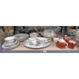 SUSIE COOPER SUGAR BOWLS & CREAM JUGS TOGETHER WITH VARIOUS DINNER WARE WITH INDIAN TREE PATTERN