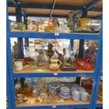 SELECTION OF VARIOUS ITEMS INCLUDING PARAFFIN LAMP, JUGS,