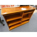 LATE 20TH CENTURY MAHOGANY OPEN BOOKCASE ON PLINTH BASE WITH ADJUSTABLE SHELVES 92 CM TALL X 122