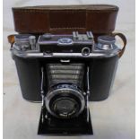 ENSIGN COMMANDO CAMERA WITH ENSAR ANASTIGMAT F/3.5 75MM FOLDING LENS. SERIAL NO.C6575 LEATHERETTE.