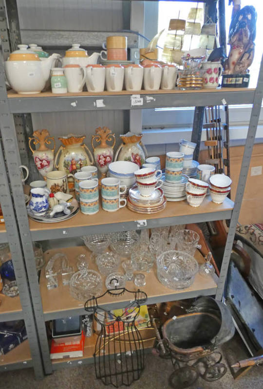 LARGE SELECTION OF PORCELAIN, GLASSWARE, VASES,