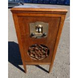 OAK CASED COLUMBIA RADIO/SPEAKER,