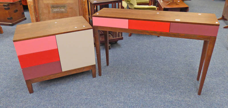 21ST CENTURY OAK SIDE TABLE & CHEST WITH 3 DRAWERS & PANEL DOOR