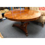 19TH CENTURY ROSEWOOD CIRCULAR BREAKFAST TABLE ON CARVED CENTRE PEDESTAL WITH 3 SPREADING SUPPORTS