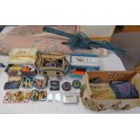 GOOD SELECTION OF VARIOUS FLY FISHING RELATED ITEMS TO INCLUDE VARIOUS FLYS AND CASTS / LINES