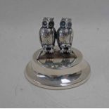 SILVER TWIN OWL MENU HOLDER ON CIRCULAR BASE BY LEVI & SALAMAN,