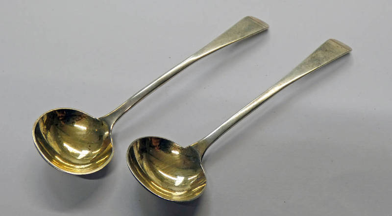 PAIR OF SILVER SALT SPOONS LONDON 1825