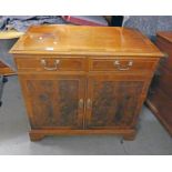 YEW WOOD MEDIA CABINET WITH LIFT-UP TOP & 2 PANEL DOORS,