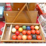 SNOOKER BALLS IN WOODEN CASE WITH TRIANGLE