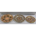 3 ROYAL CROWN DERBY IMARI PATTERN PLATES, LARGEST 23CM DIAMETER,