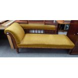 LATE 19TH CENTURY OAK FRAMED CHAISE LONGUE ON TURNED SUPPORTS