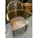 OAK WHEELBACK WINDSOR CHAIR ON TURNED SUPPORTS