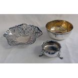 SILVER DISH WITH PIERCED DECORATION SILVER BOWL WITH GILT INTERIOR & SILVER SALT ON 3 SUPPORTS -