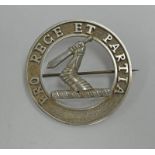 SCOTTISH WHITE METAL CLAN CAMERON CLAN BADGE: PRO REGE ET PARTIA, UNMARKED, 5.