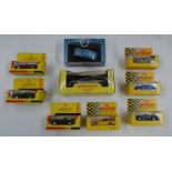 OXFORD DIECAST TWILIGHT BLUE JAGUAR MK7 TOGETHER WITH VARIOUS MAISTO/ SHELL MODEL CARS INCLUDING