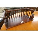 MAHOGANY BOOK STAND WITH DECORATIVE CARVED ENDS & TURNED DECORATION 16CM TALL X 48CM WIDE