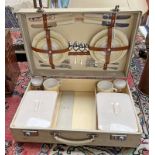 SIRRAM PICNIC SET WITH CONTENTS