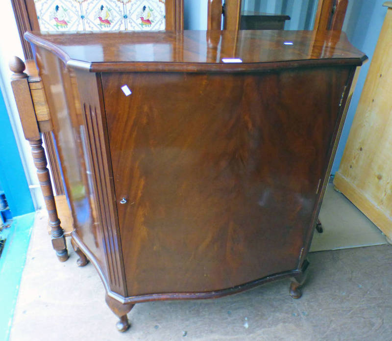 MAHOGANY CABINET WITH SERPENTINE FRONT AND SINGLE PANEL DOOR ON SHORT QUEEN ANNE SUPPORTS 100 CM