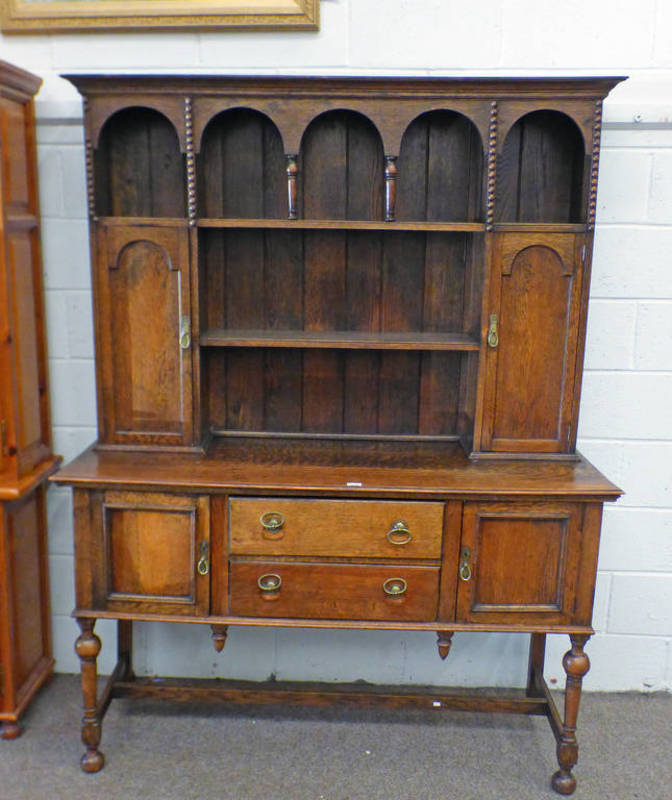 LATE 19TH CENTURY OAK WELSH DRESSER WITH SHELF BACK WITH 2 CUPBOARD DOORS OVER BASE OF 2 CENTRAL