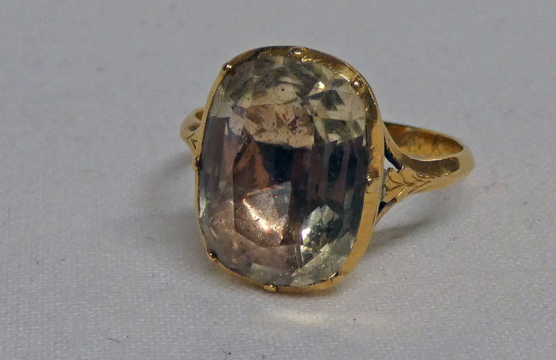 19TH CENTURY YELLOW METAL GEM SET RING,