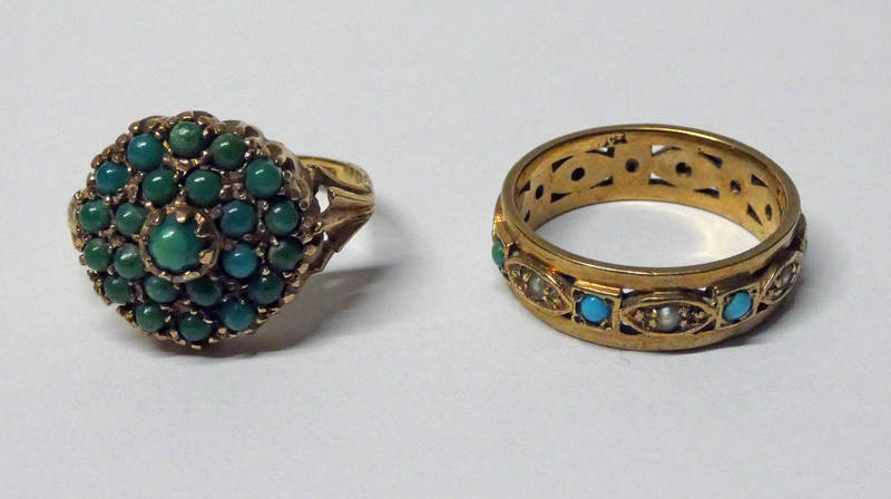 9CT GOLD TURQUOISE CLUSTER RING AND 9CT GOLD TURQUOISE PEARL & TURQUOISE ETERNITY RING - 7.