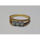 18CT GOLD 3-STONE DIAMOND SET RING Condition Report: 3.