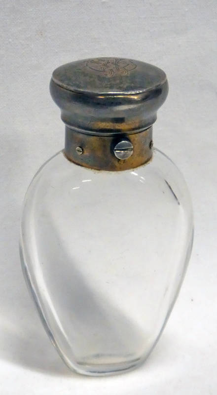 VICTORIAN SILVER GLASS SCENT BOTTLE BY ABRAHAM BROWNETT, LONDON 1865 - 8.