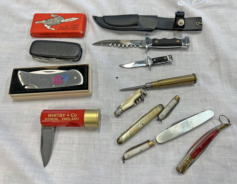 SELECTION OF POCKET KNIVES, MINIATURE HUNTING KNIFE WITH SCABBARD,