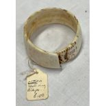 EX SIR RICHARD BARRON COLLECTION, TOCA SHELL RING, 7.