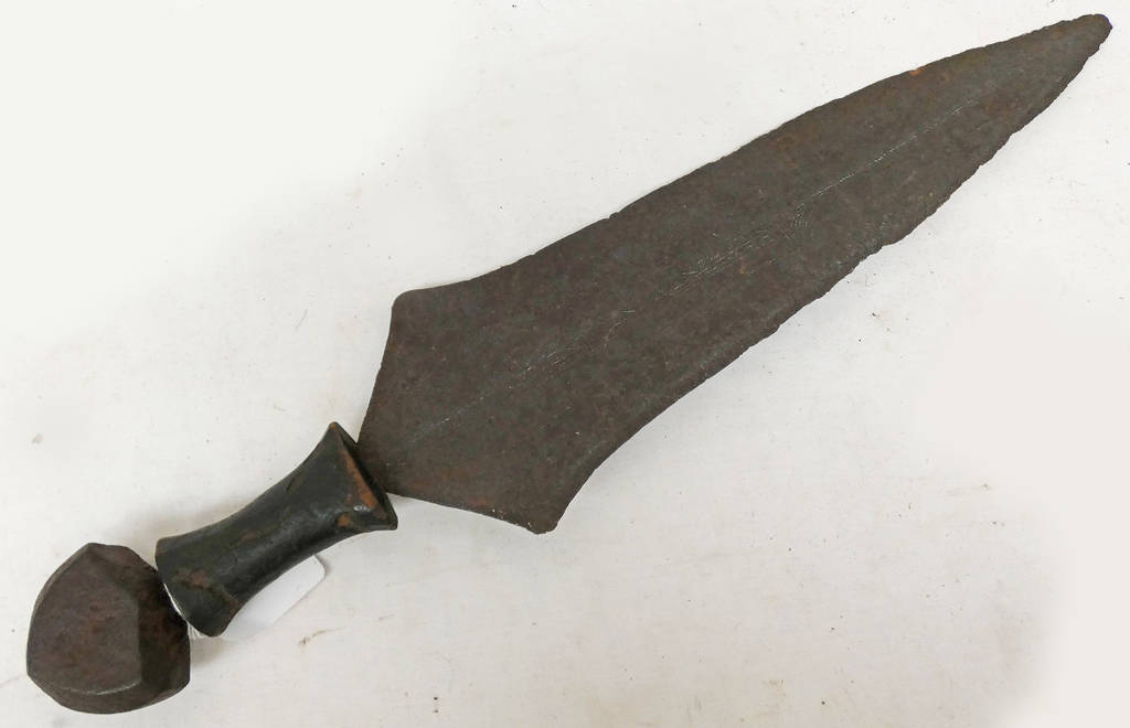 19TH CENTURY CONGOLESE SWORD, 37CM DOUBLE EDGE LEAF SHAPED BLADE,