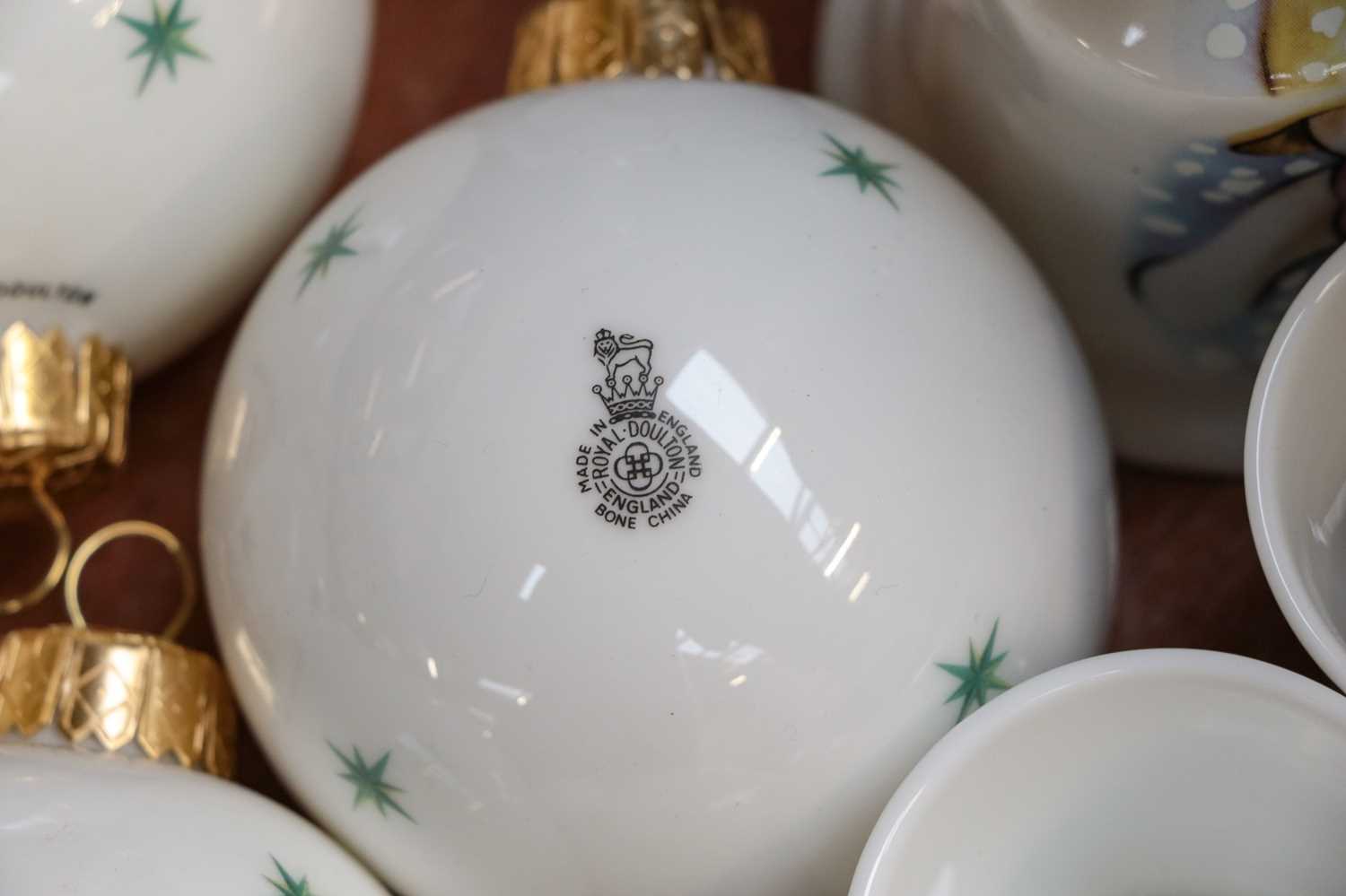 A collection of Royal Doulton Snowman items, consisting of bells, Christmas tree baubles, egg - Image 6 of 8