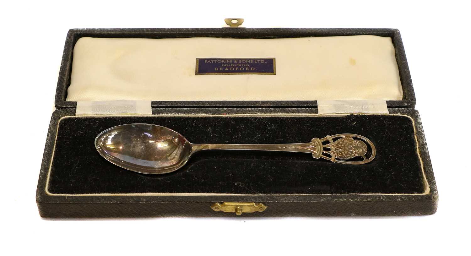 A quantity of silver items, mainly cased including a set of six spoons with enamelled terminals - Image 4 of 5