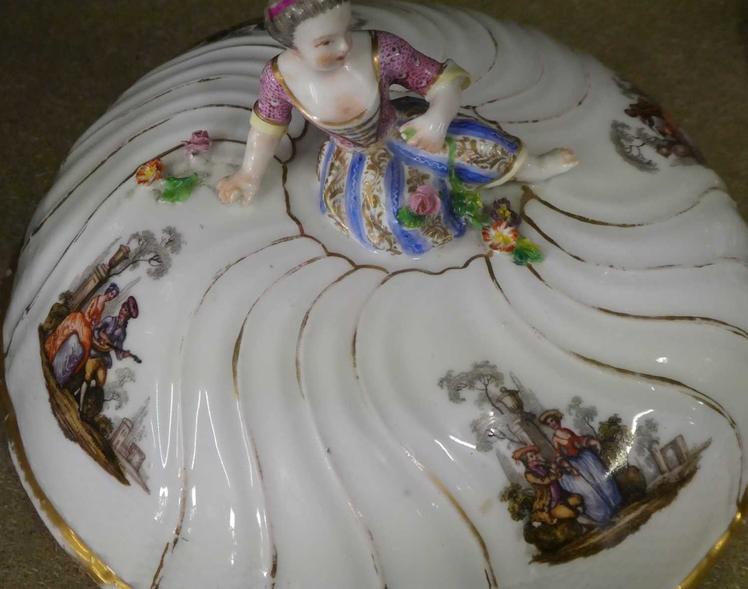 ~ A Meissen Academic Period Porcelain Ecuelle and Cover, circa 1770, outside decorated with lovers - Image 3 of 8