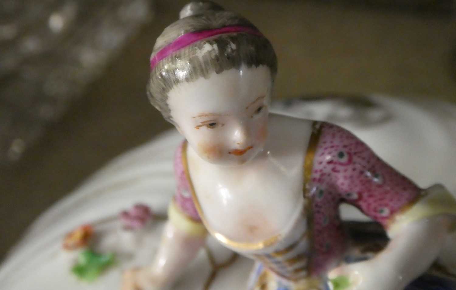 ~ A Meissen Academic Period Porcelain Ecuelle and Cover, circa 1770, outside decorated with lovers - Image 7 of 8