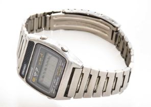 A quartz digital display Seiko wristwatch